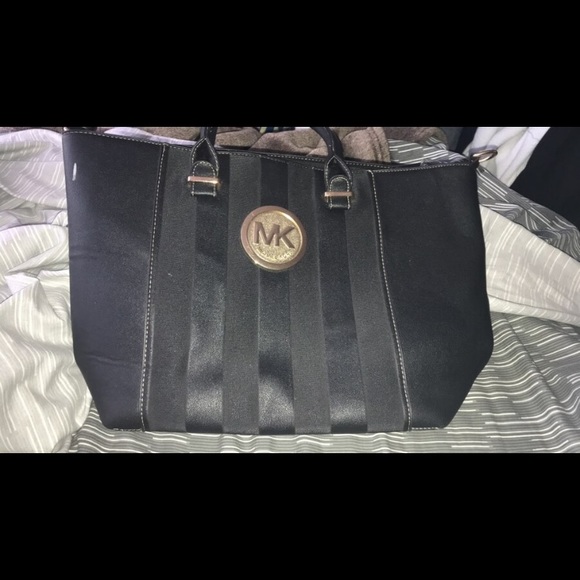 Black Michael Kores Purse - Picture 2 of 4